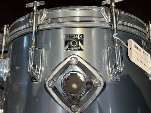 Tama ImperialStar 16"x22" Platina Bass Drum, Silver, Evans black dot head