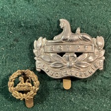 2 X Gloucestershire Regiment Cap Badges  Front And Back White Metal ec20