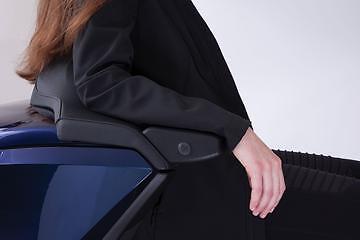GOLDSTRIKE- Passenger Armrest Kit, 2021+ (25021) - Picture 3 of 5