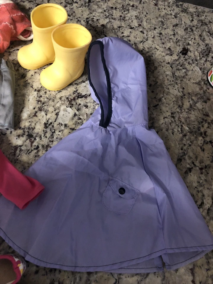 我们这一代衣服带衣架和鞋子雨角和靴子 + 2 可爱鞋 — 第 2/4 张图片