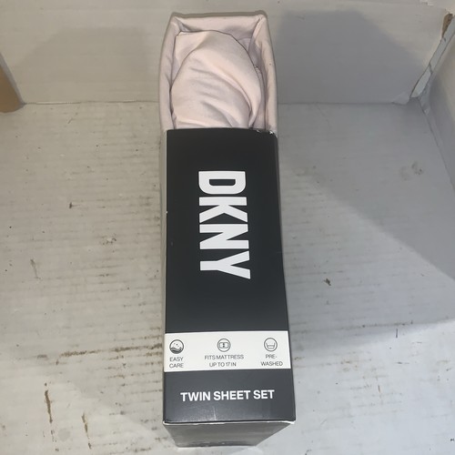DKNY 4 Piece Twin Bedroom Sheet Set Solid Color Off Pink Brand New In Package - Picture 7 of 9