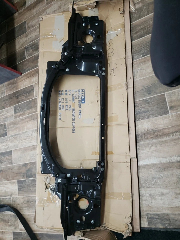 Dynacorn EL-021 1971-72 Chevelle/El Camino Radiator Support - Image 2 of 4