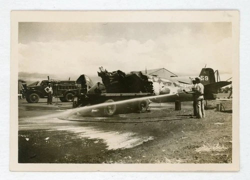 #  24 OLD WW2 MILITARY PHOTO DAMAGED AIRPLANE  1945 SNAPSHOT