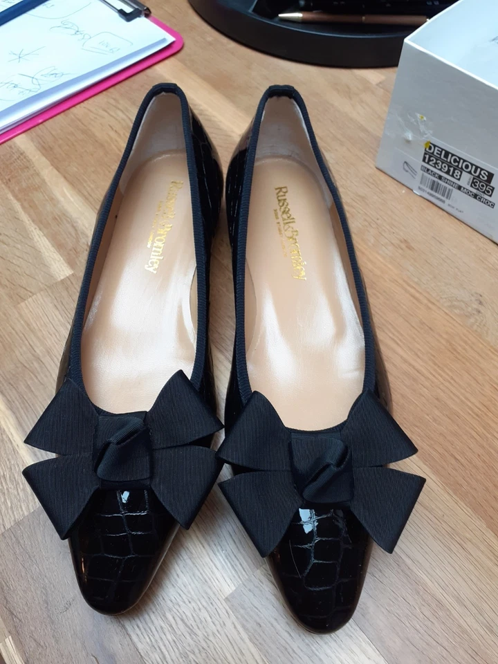Vintage Russell & Bromley Black shine Moc Croc flats with bow Size 39.5 - Image 2 of 4