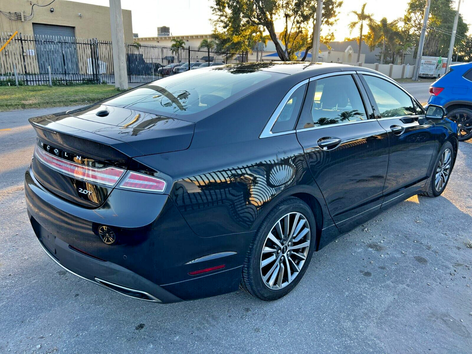 Lincoln MKZ/Zephyr - Image 8
