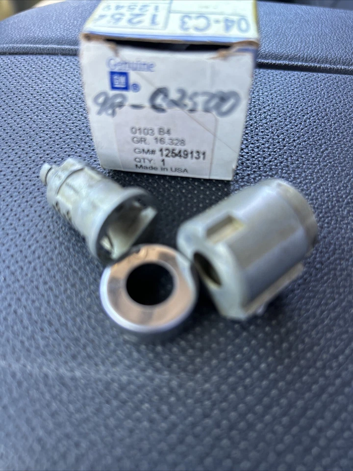 Cilindro de cerradura de puerta GM 95-00 OEM NUEVO GM Chevy C1500 Tahoe GMC K1500 Yukon 12549131 Foto 2 de 2