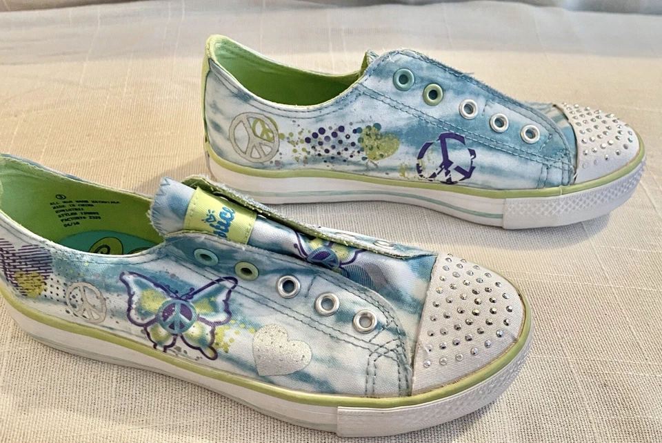 Zapatos de lona JUSTICE. Talla 3. Puntera Rhinedtone, mariposa, símbolos de paz Foto 4 de 4