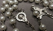 Vintage Rosary pearl color beads G51