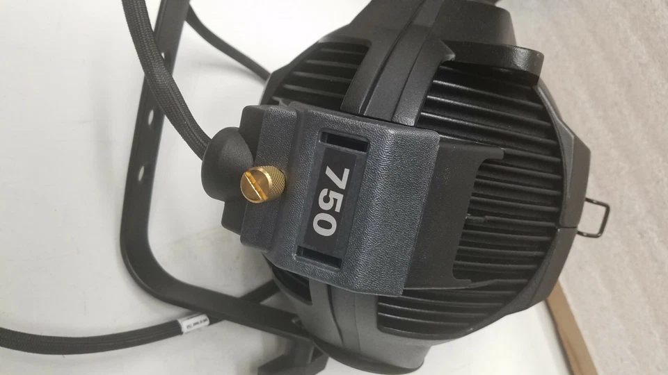 New TC Source Four S4Par Lamps 7061A1006-OC - Image 4 of 4