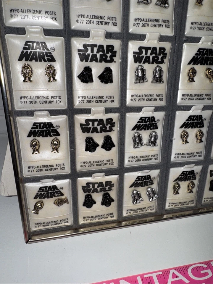 VINTAGE STAR WARS 1977 Jewlery Collection- Earrings/Pins Store Display Full 🔥 - Image 2 of 4