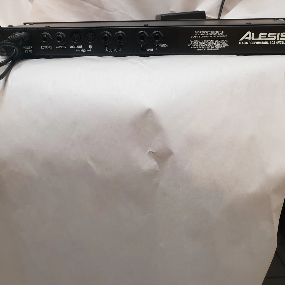 Alesis Quadraverb Digital Reverb Effects Processor & Original Power Supply Mint - Image 3 of 4