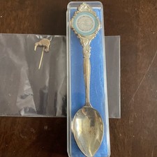 Vintage KIWI Souvenir metal badge & Stamp Spoon - New Zealand Lapel Pin & TSpoon