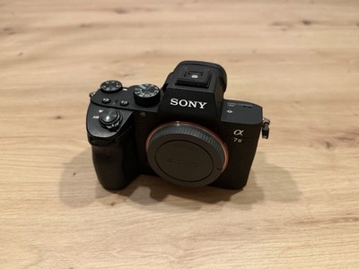 Sony Alpha 7 III Spiegellose Systemkamera Gehäuse Zustand Gut  82K Auslösungen