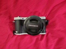 Samsung NX300 Mirrorless Digital Camera with 30mm F2 Pancake Lens No Battery 