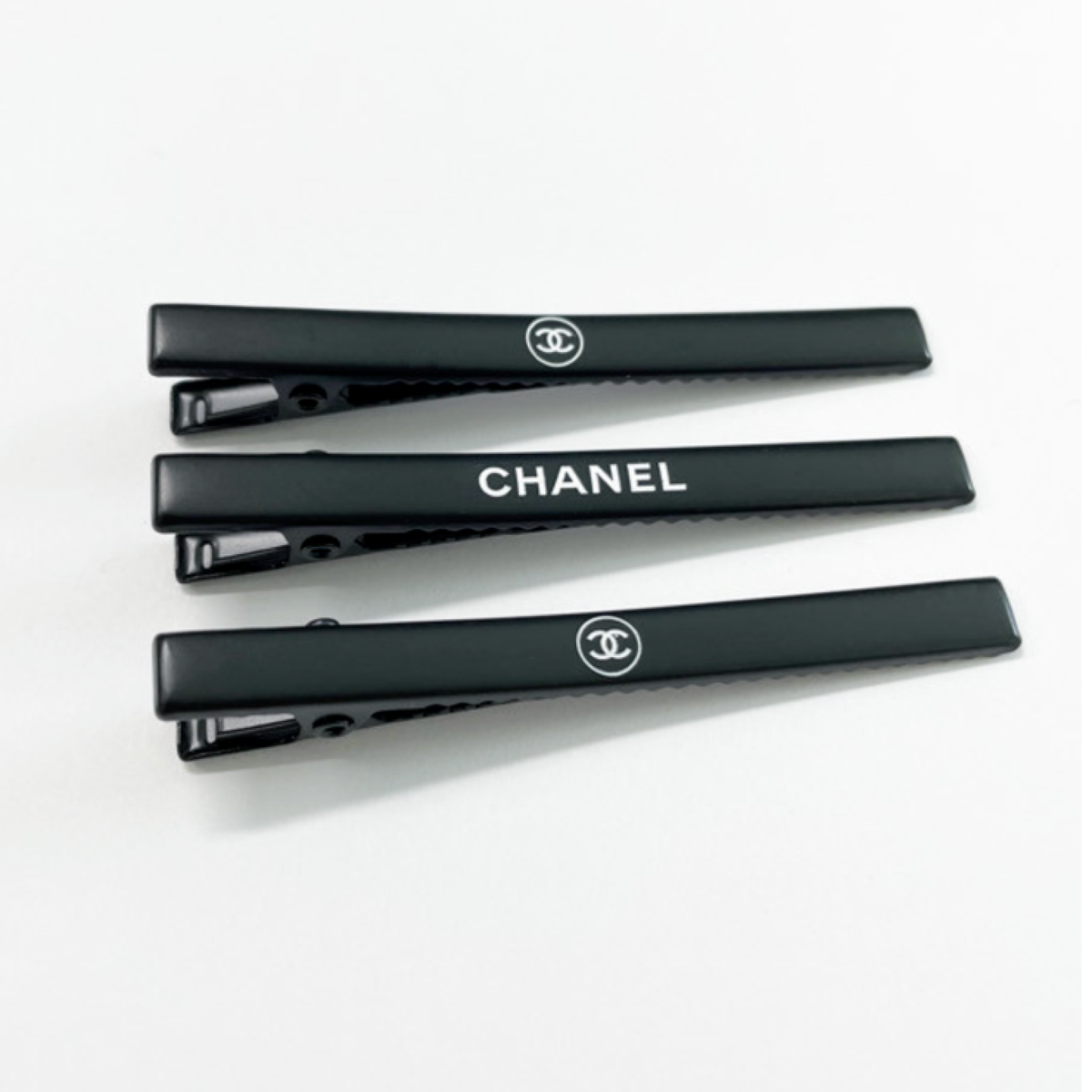 Chanel Beauty Hair Clip & Black Hairpin SET / Chanel Accessories