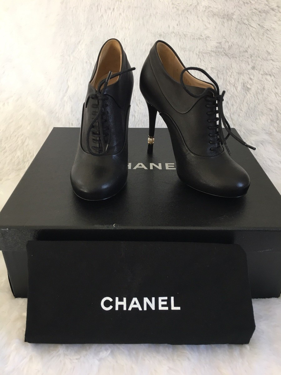 CHANEL パールボタン付きブーティ CHANEL Lace Up Bootie with Pearl Heel 34 $1150 | eBay