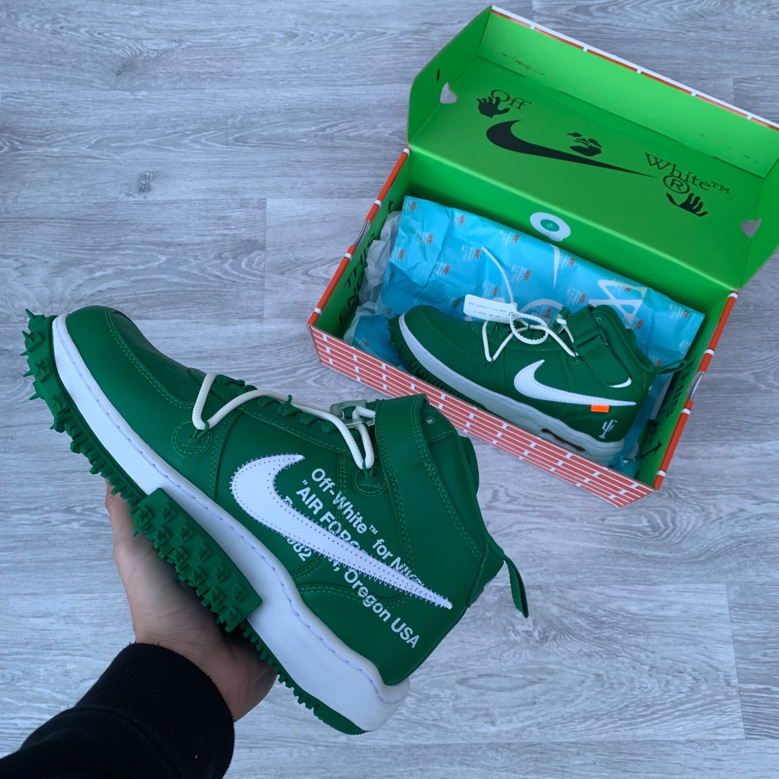 OFF WHITE X NIKE Nike x Off White Air Force 1 Mid SP scarpe da ginnastica in pelle verde pino [DR0500 300]