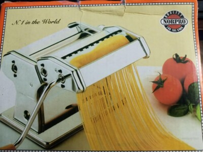 STAINLESS STEEL PASTA MACHINE  ( NEVER USED! ) FUN FOR THE ENITRE FAMILY!
