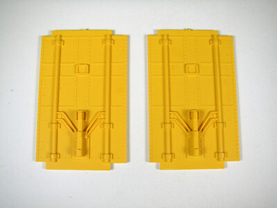 Lionel Large Scale 87100 series Reefer parts: PLUG DOORS, YELLOW, NOS, EXC
