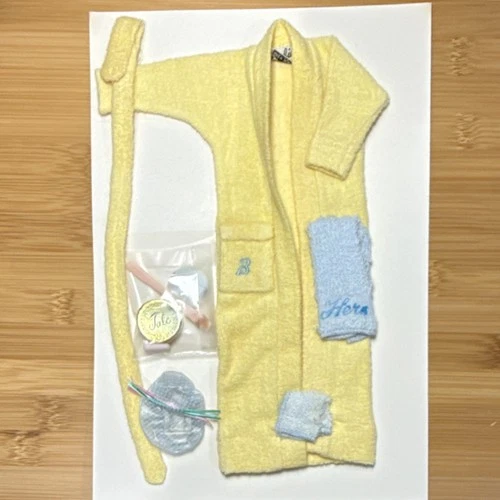 Barbie Singing in the Shower #988 Vintage Yellow Blue Robe Towel Brush Set 1961