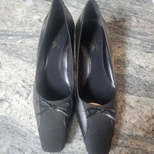 Easy Spirit Size 9M “MYSTERY” Black Leather & Textile Low Heels