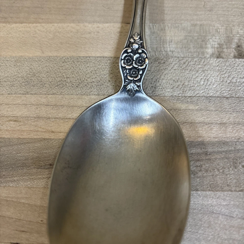 Cuchara para servir Buttercup Gorham de plata de ley Foto 3 de 4