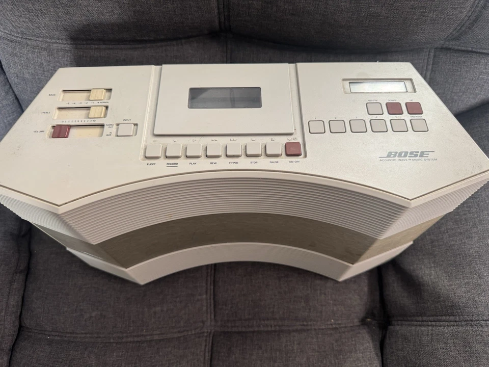 Bose AW-1 Acoustic Wave Stereo Music System Model AM/FM Tape Cassette READ - Image 2 of 4