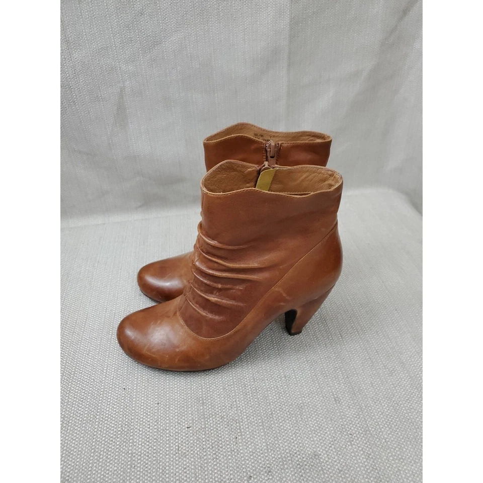 Женские коричневые кожаные сапоги Miz Mooz размер 7 | собранные в рюш боковые на молнии на блочном каблуке - Изображение 2 из 4