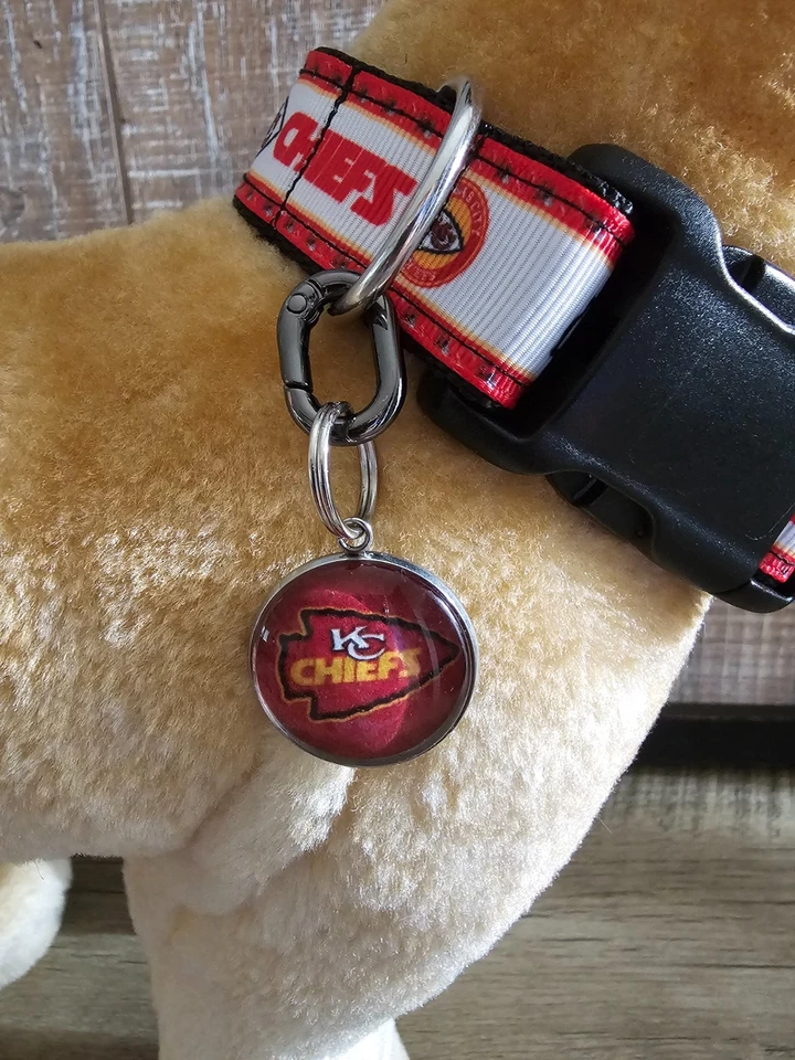 Collar de perro ajustable Kansas City Chiefs pequeño con etiqueta extraíble Foto 3 de 4