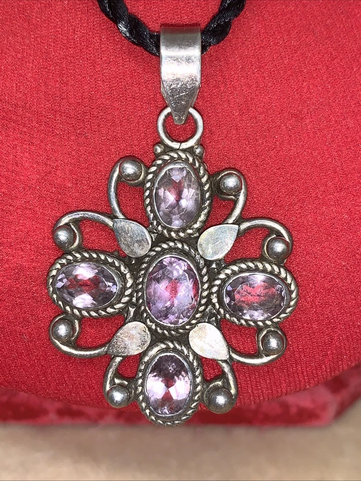 CIONDOLO PENDENTE IN ARGENTO 925,  CON 5 AMETISTE SFACCETTATE - Immagine 3 di 4