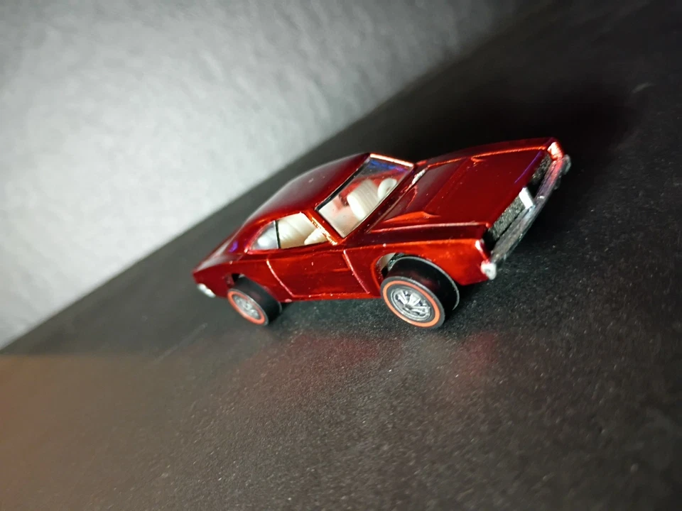 HotWheels Redline Custom Dodge Charger Red 1968 VN/MINT - Image 2 of 4