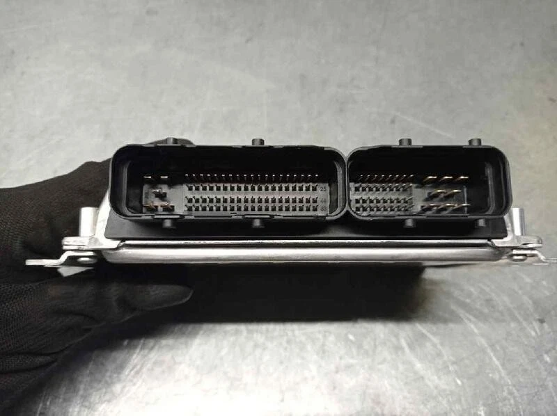 391103Y401 centralina motore per KIA CARNIVAL II 2.5 V6 CAT 2001 3876814 - Immagine 2 di 3