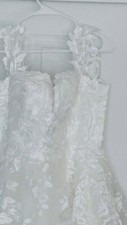 A-Line Floral Vintage Bridal Dress - Size 8