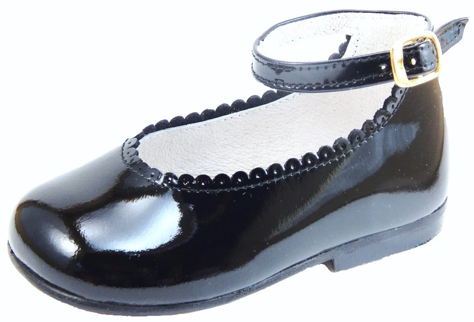 DE OSU - Spain -  Baby Girls Black Patent Leather Dress Shoes -European - Sz 3-6 - Image 2 of 4