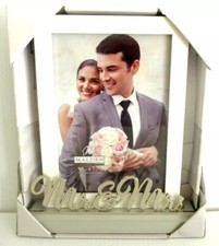MALDEN "MR.  MRS. / WEDDING PHOTO FRAME"   5" X 7"    BRAND NEW  