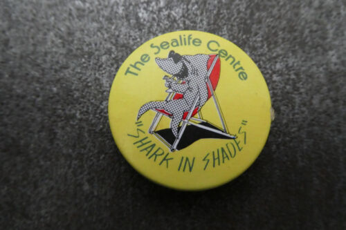 The Sealife Centre Shark In Shades Pin Badge Button (L36B) - Picture 1 of 2