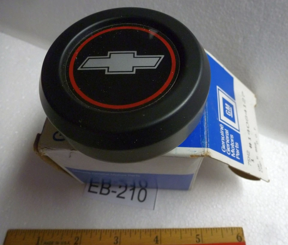 Chevy Celebrity Eurosport Wheel Center Cap Bowtie 84-89 NOS OEM 14084127 EB210 Foto 2 de 4