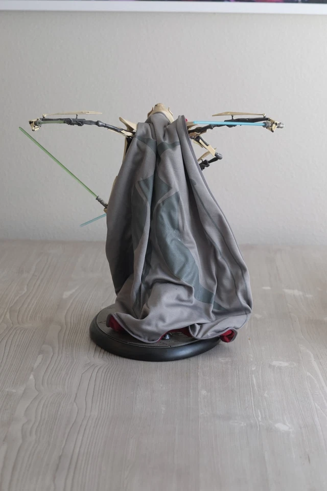 SIDESHOW PREMIUM FORMAT STAR WARS GENERAL GRIEVOUS 1/4 SCALE STATUE No box - Image 4 of 4