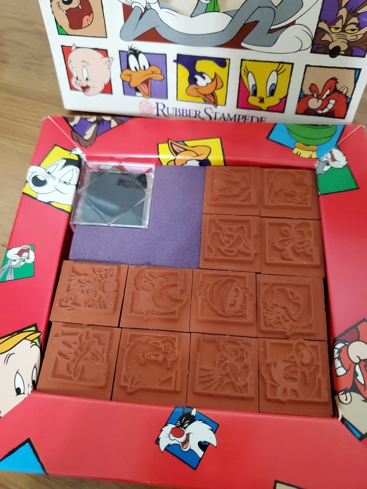 Kit de sellos de goma montados en espuma Looney Tunes estampida de goma Foto 2 de 2