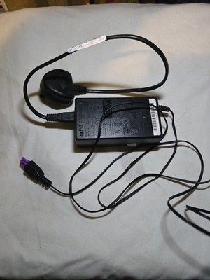 HP Drucker Netzteil 0957-2271 - 32V 1560mA - lila Spitzenanschluss