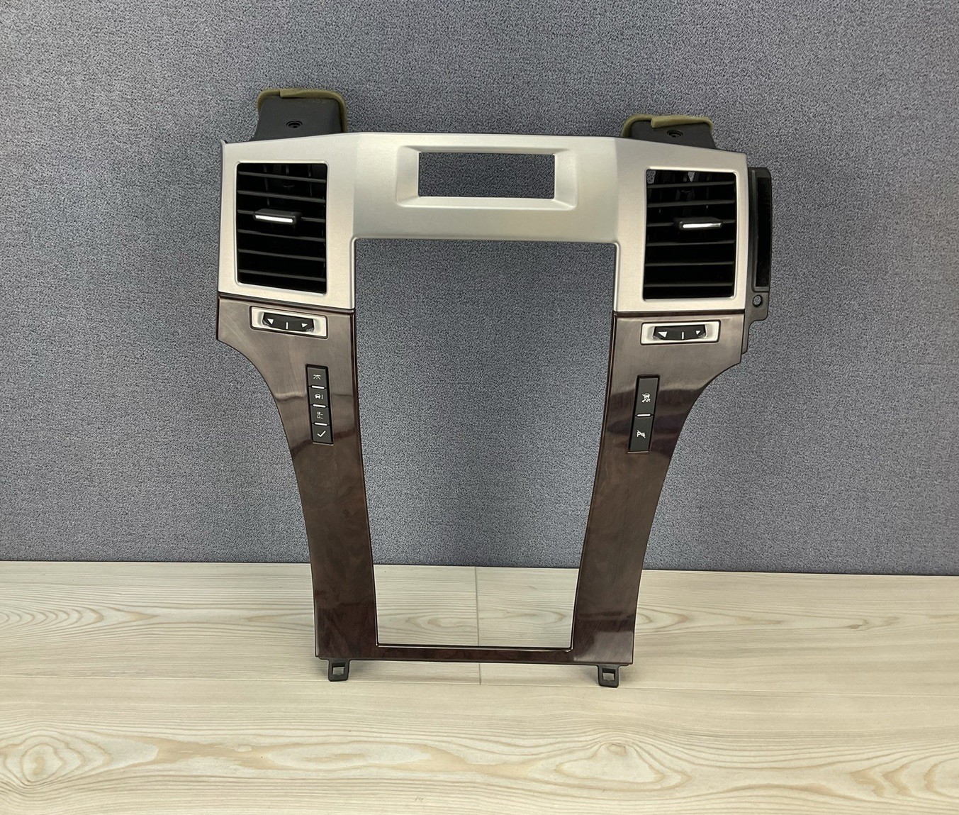 ⭐️2007-2014 Cadillac Escalade Radio Trim Bezel w/ Vents. OEM. Free Shipping!