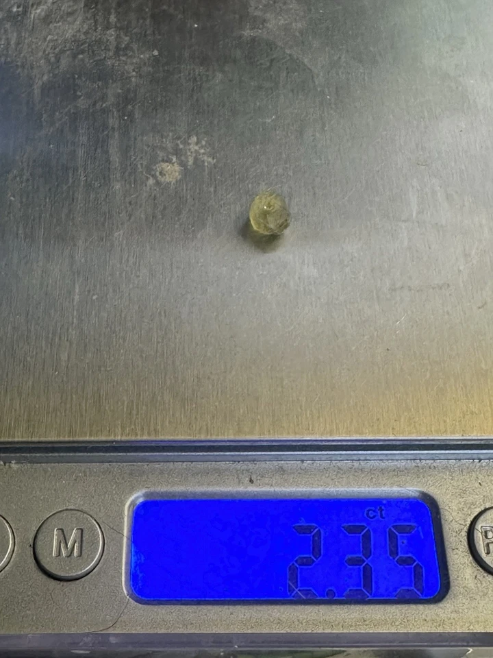 Natural Uncut Green Orange Montana Sapphire 2.35 CT Approx 7x6x6 mm - Image 3 of 4