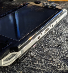 Sony PSP-2001 Slim Black Console w/Case, AC Power, 2GB Memory Stick Duo, TESTED