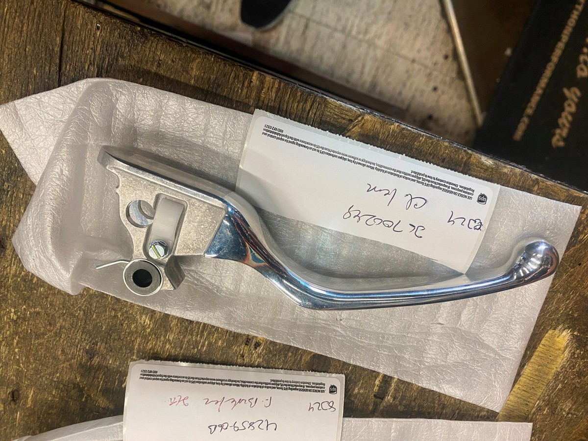 Harley OEM 2021^ Road Street Glide Ultra King Clutch Lever
