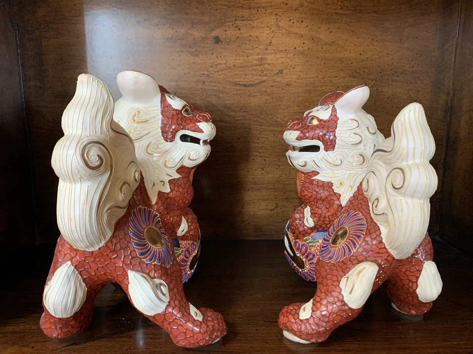 Estatuillas antiguas de cerámica china hechas a mano de perros foo león detalles dorados Kutani Foto 4 de 4