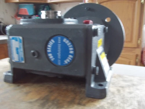 NEW IN BOX BOSTON GEAR HF724F5ZVB9HP20 RIGHT ANGLE WORM GEAR REDUCER RATIO 5:1