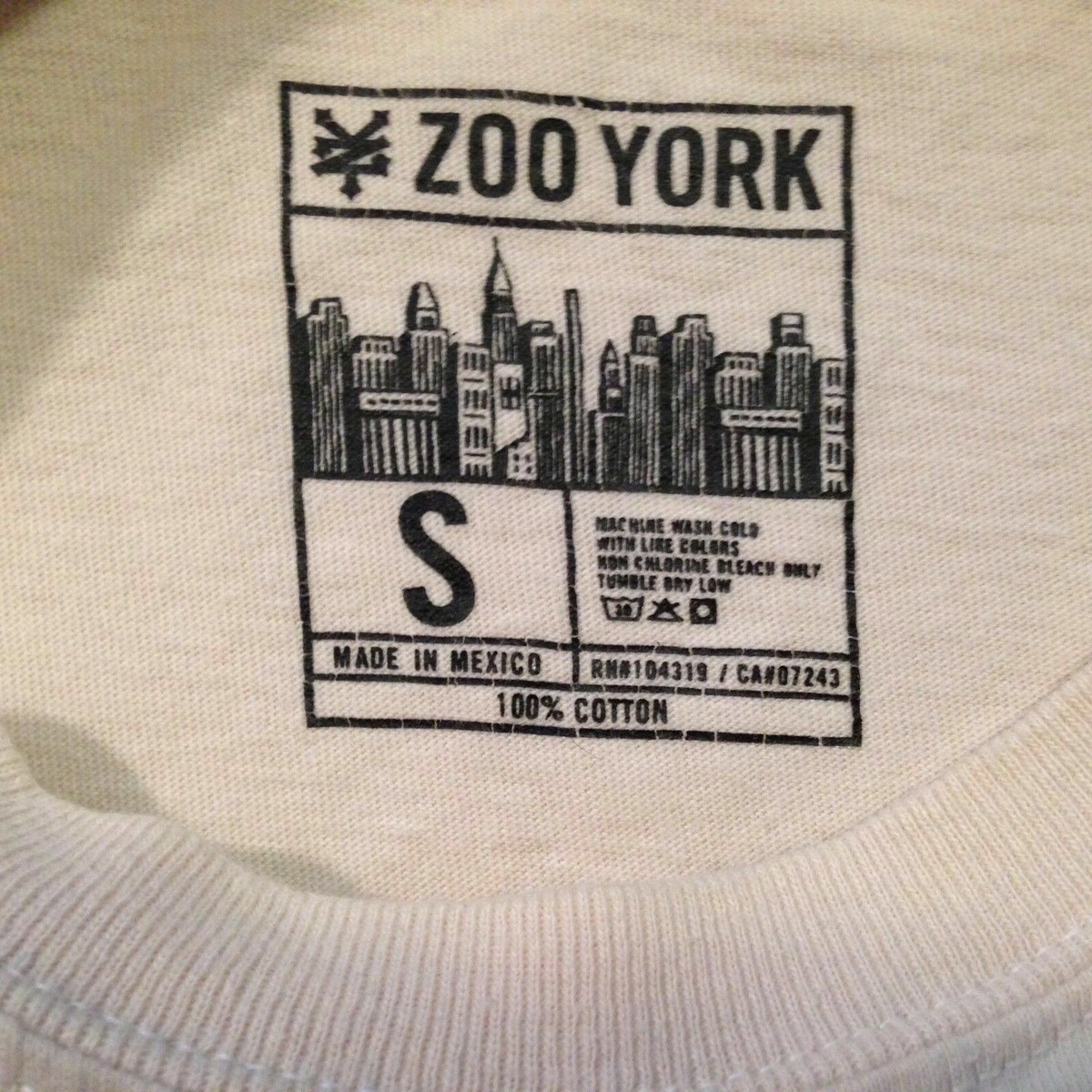 ZOO YORK - PLACES IN NEW YORK T SHIRT SMALL | eBay