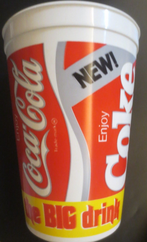 9 different Coca-Cola Cups - Picture 2 of 22
