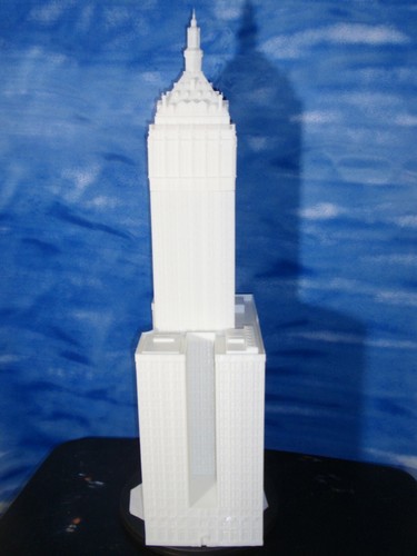 MASSIVE Z SCALE HELMSLEY BUILDING SKYSCRAPER HIGH RISE MASSIVE AMOUNT OF DETAIL - Picture 3 of 10