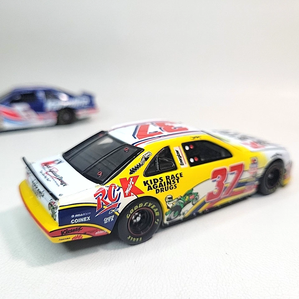 1:43 Vintage 1997 Mayfield #37 & Martin #6 Ford Diecast Car Revell NASCAR LOTE Foto 3 de 4